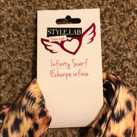 Brand new cheetah print silky scarf - Picture 3 of 3